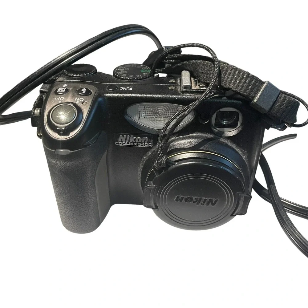 Nikon COOLPIX 5400 5.1MP Digital Camera - Black (battery not Charging)‎